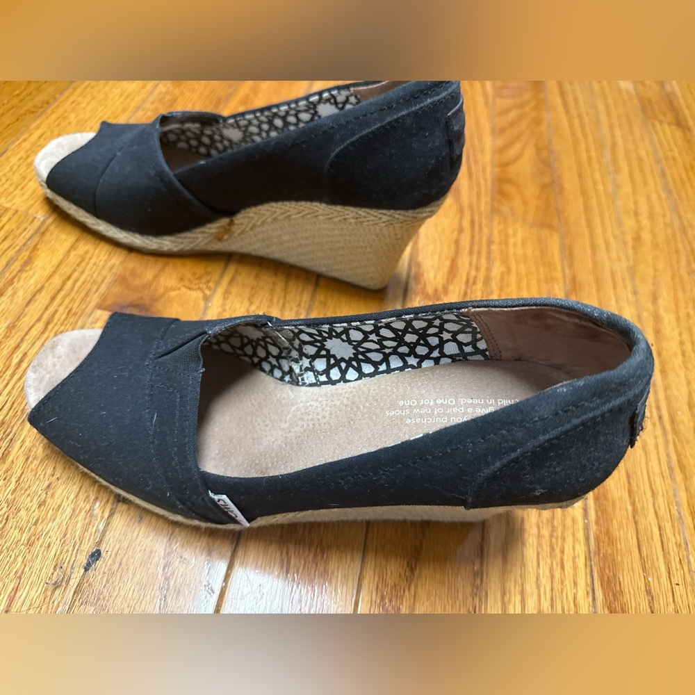 TOMS Black classic wedge Patterned Shoes